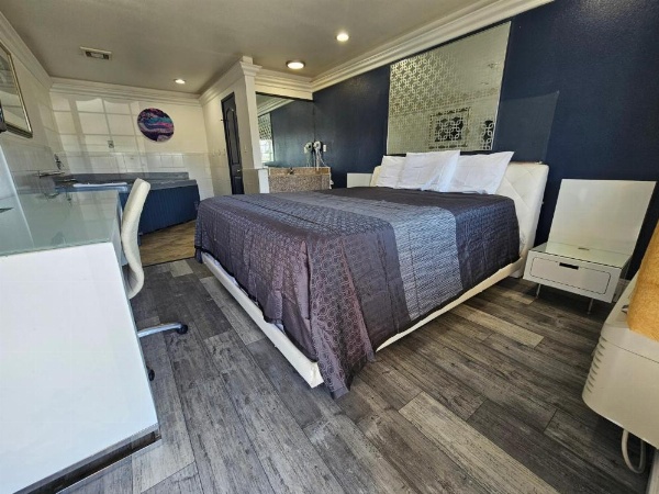Flamingo Inn image 10